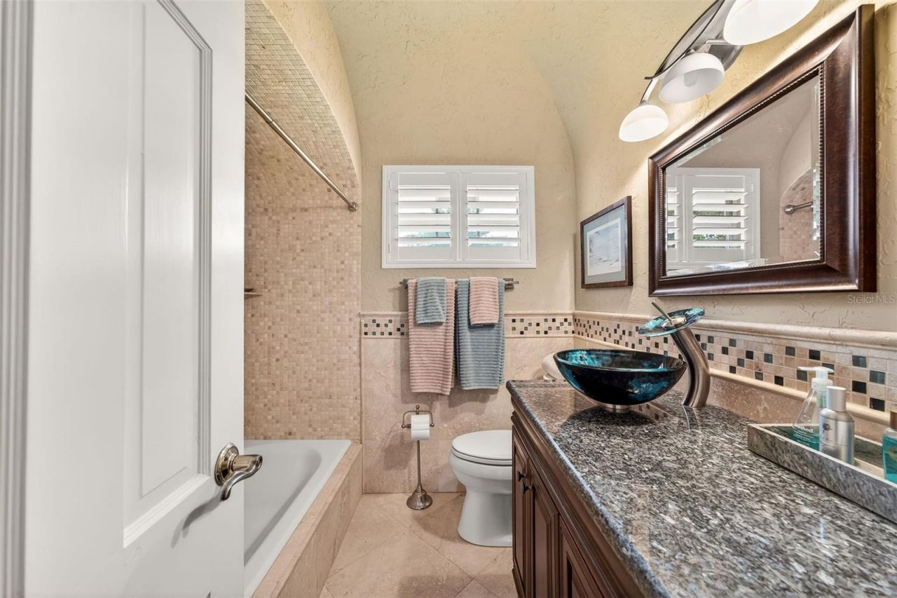 830 Lake Davis Drive, Orlando, FL 32806 Photo