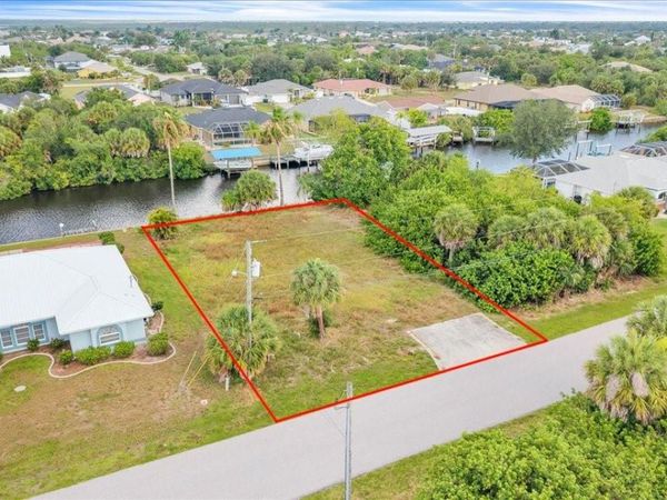 4515 LARKSPUR COURT , PORT CHARLOTTE, FL 33948