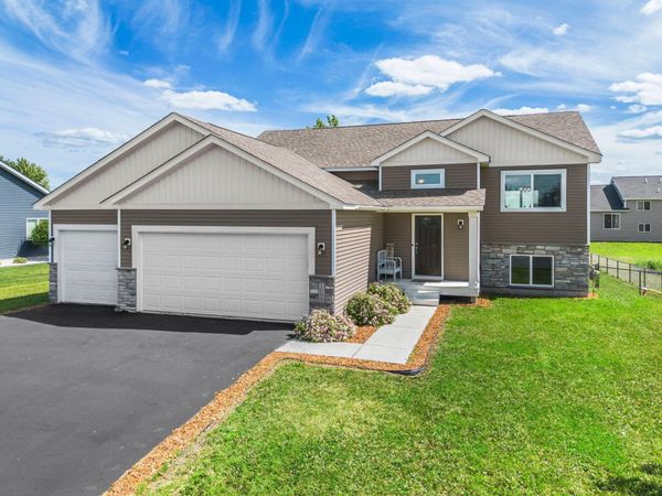 1008 Mulberry Avenue NE, Montgomery, MN 56069