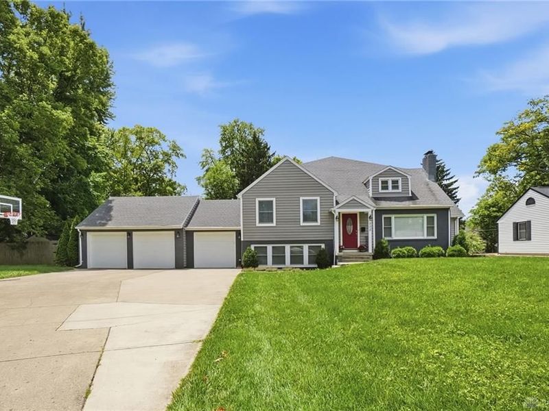 505 S Broadmoor Boulevard, Springfield, OH 45504 Photo 5