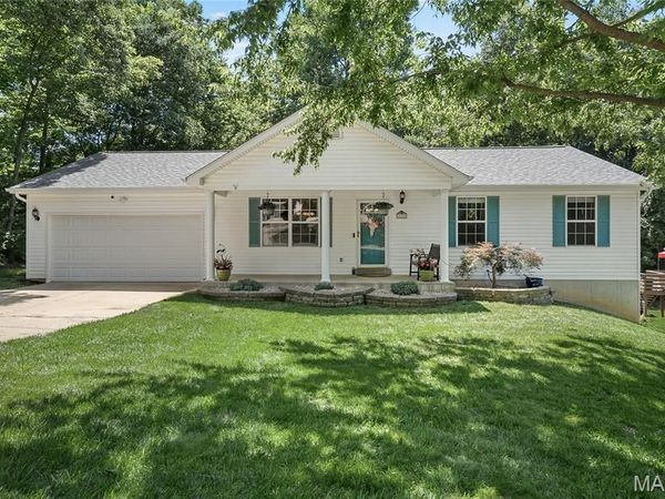 28 Forest Lane, O'Fallon, MO 63366