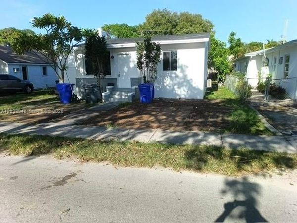 1123 N 17th Ct , Hollywood, FL 33020