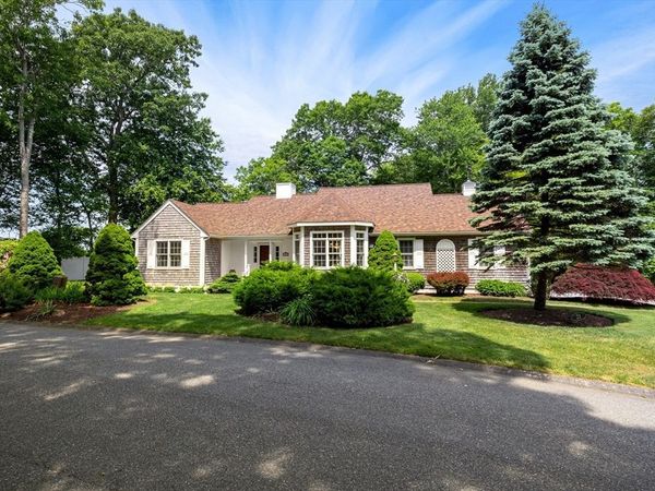 21 Juniper Ridge Lane, Unit 21, Dartmouth, MA 02748