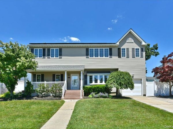 167 N Suffolk Avenue , Massapequa, NY 11758