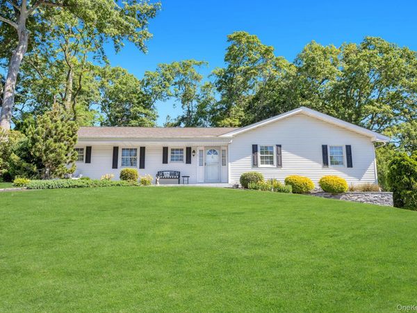 3 Laura Court , Nesconset, NY 11767