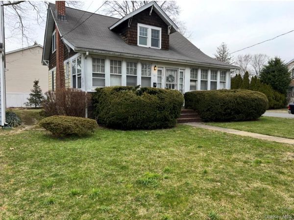 70 Staples Street , Farmingdale, NY 11735