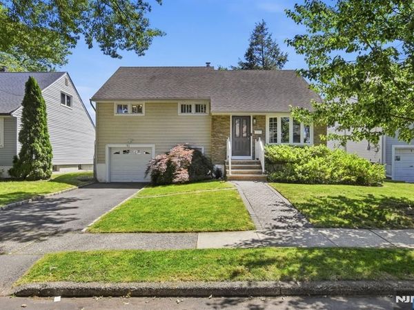 21 Morley Lane, BLOOMFIELD, NJ 07003