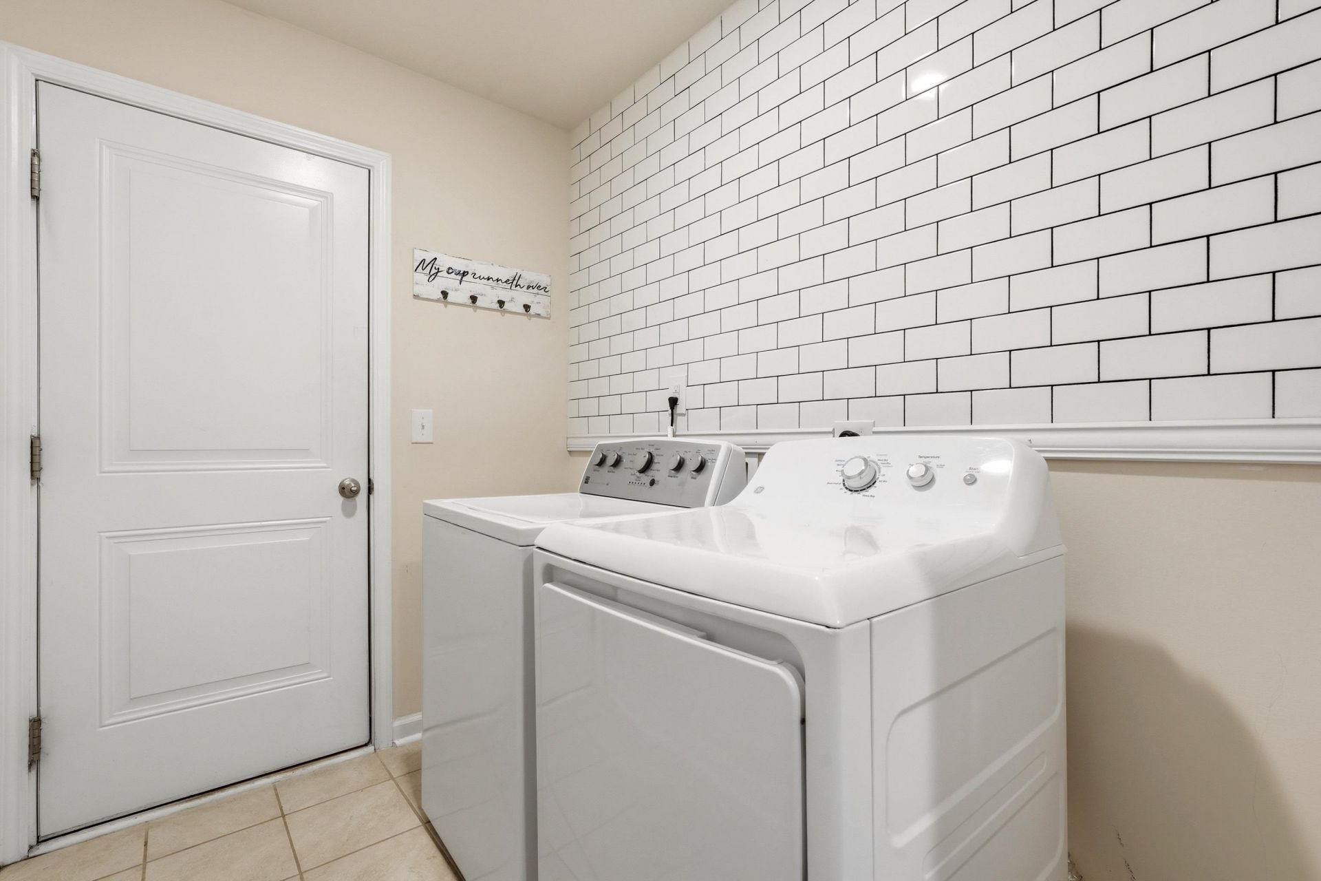 1720 Berkley Village Loop  Photo 21