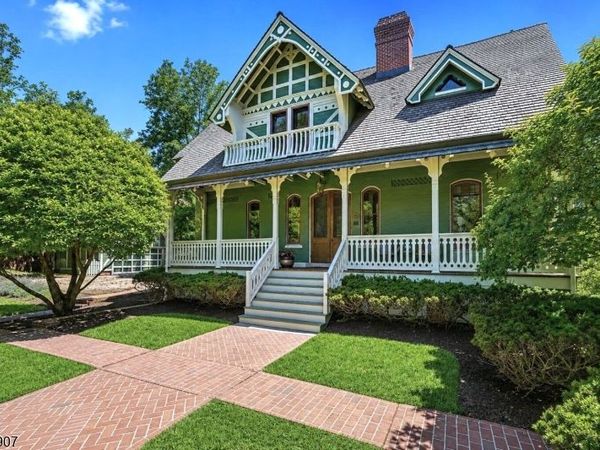 137 Hobart Ave, Millburn, NJ 07078