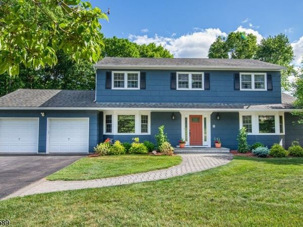 8 Clearfield Rd, Roxbury, NJ 07876
