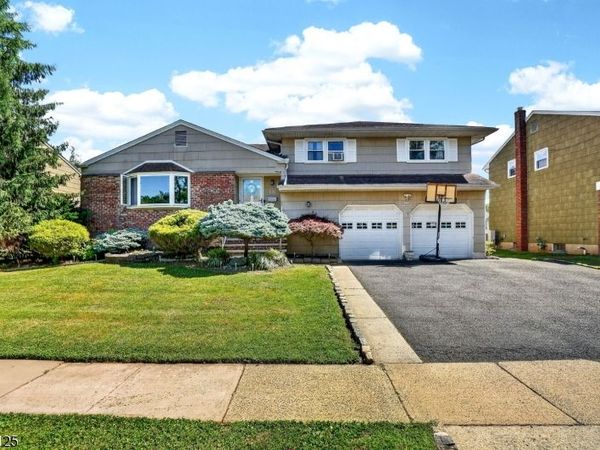 802 KAMINSKI DRIVE, Rahway, NJ 07065