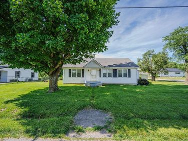 7608 W Tunnel Hill Road, Sharpsburg, KY 40374