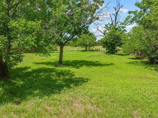 912 W Bridge Street, Granbury, TX 76048
