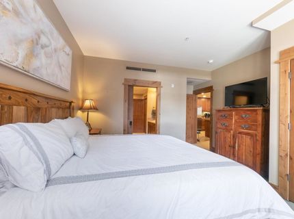 8001 Northstar Drive, Unit #212, Truckee, CA 96161 Photo
