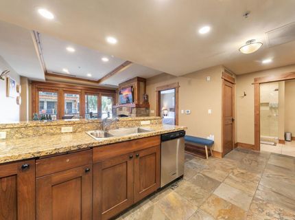 8001 Northstar Drive, Unit #212, Truckee, CA 96161 Photo