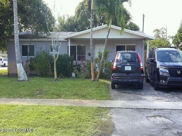 4240 NW 27th Street , Lauderhill, FL 33351