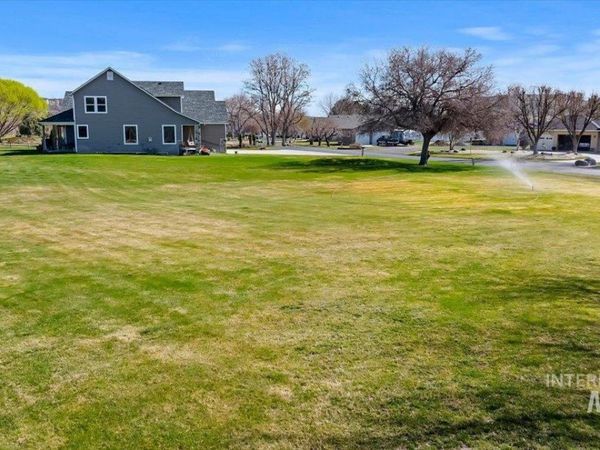 326 Clear Lake Ln, Buhl, ID 83316