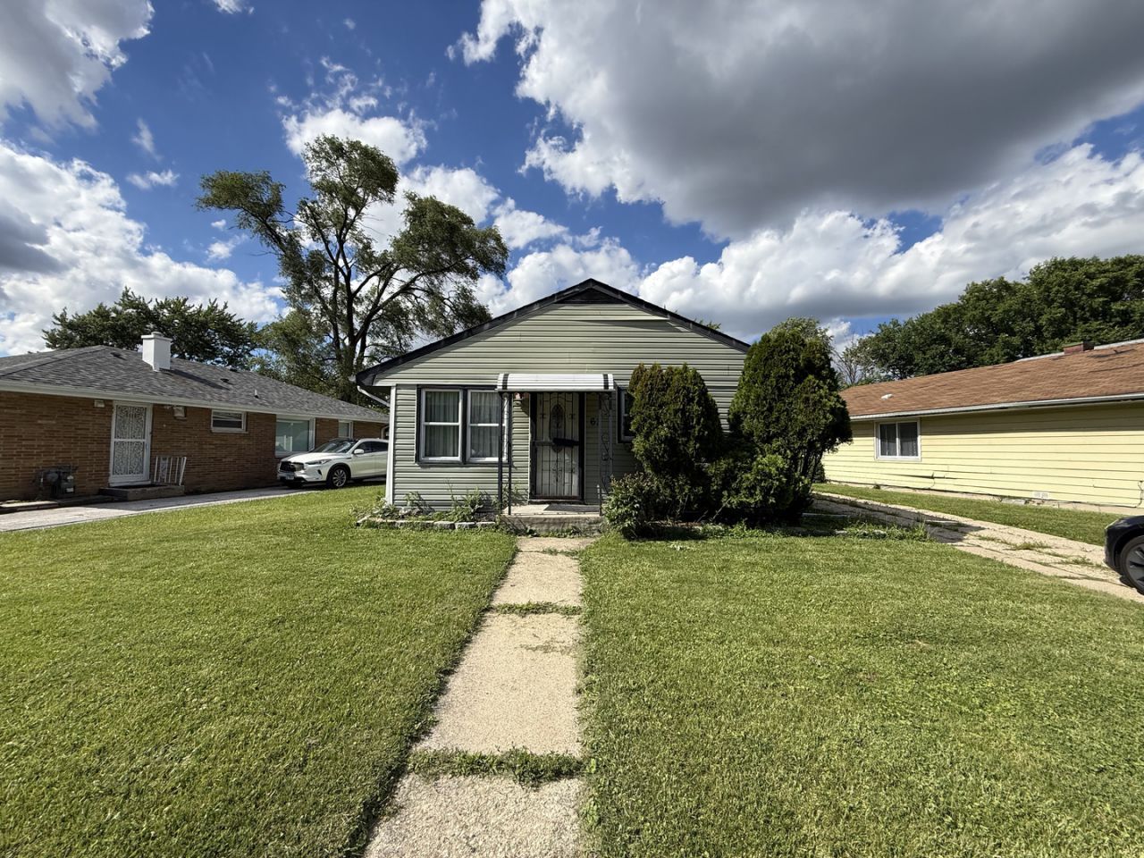 63 W 141st Street, Dixmoor, IL 60426 Main Photo