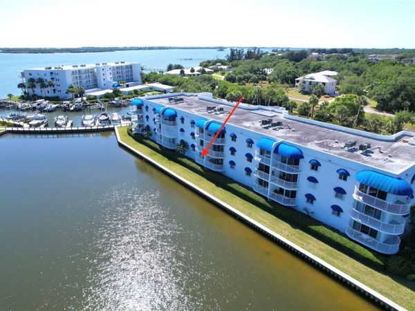 6110 S River Run Drive, Unit 6110, Sebastian, FL 32958