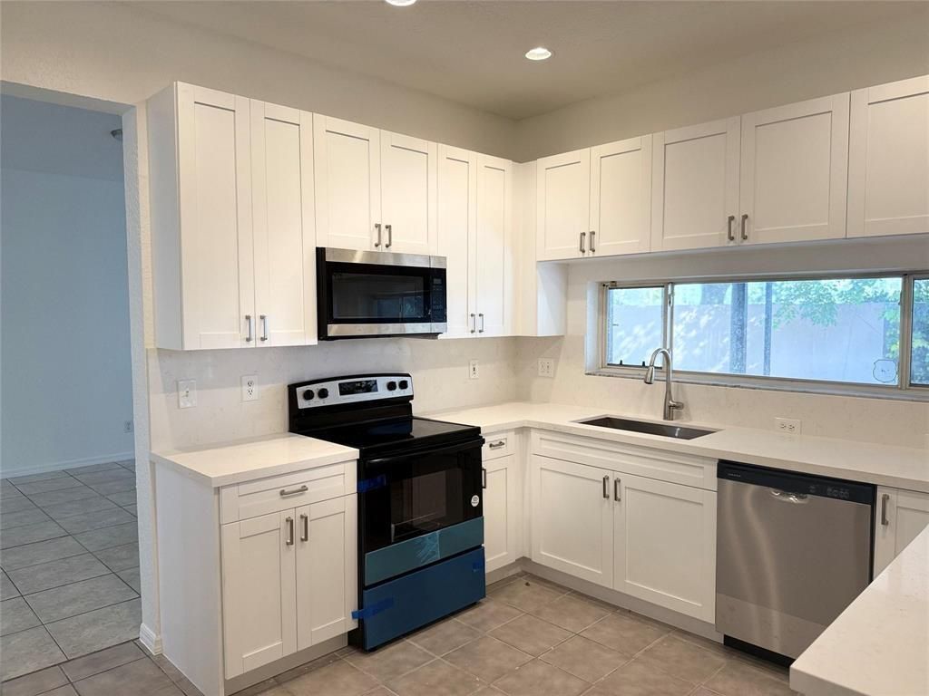 2927 Bogota Avenue, Hollywood, FL 33026 Photo