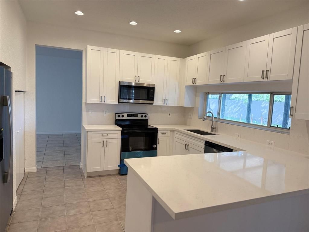 2927 Bogota Avenue, Hollywood, FL 33026 Photo