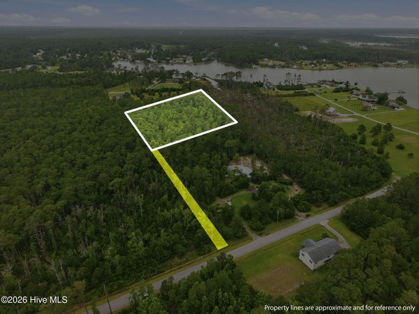 121 Bay Drive, Smyrna, NC 28579
