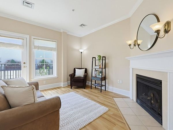 426 Mount Hope St, Unit 311, North Attleboro, MA 02760