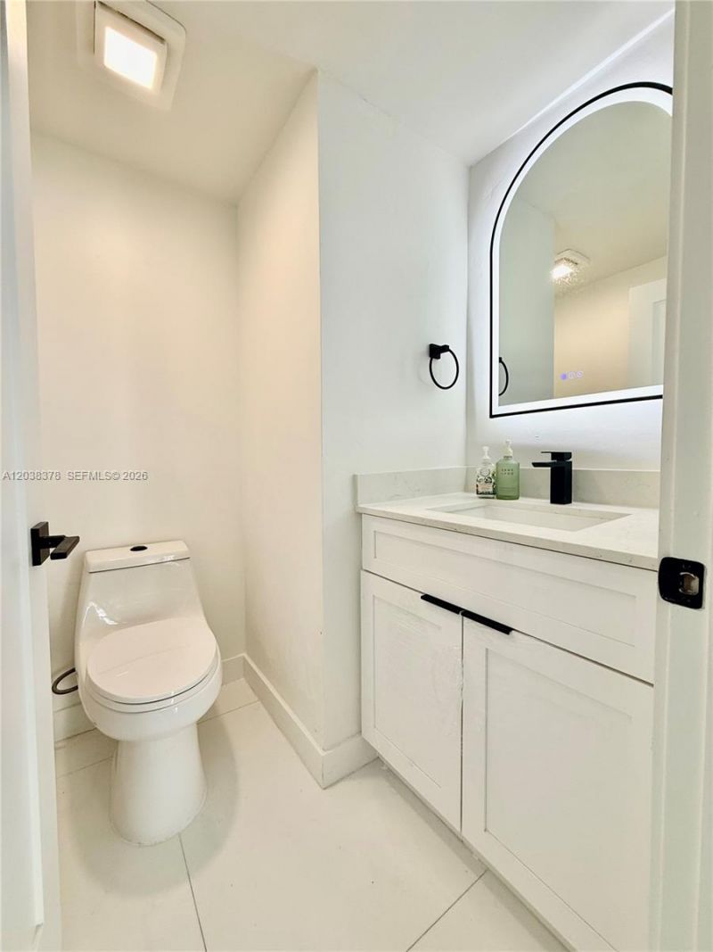 9425 NW 47th Ter , Doral, FL 33178 Photo
