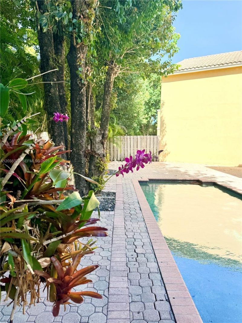 9425 NW 47th Ter , Doral, FL 33178 Photo