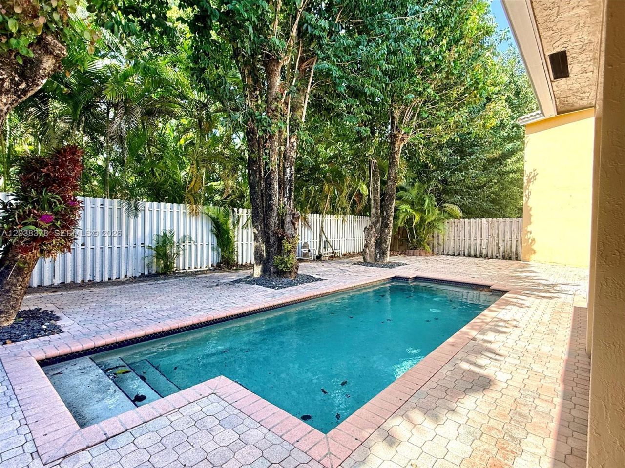 9425 NW 47th Ter , Doral, FL 33178 Photo