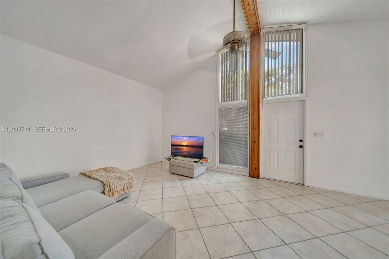 7447 W Sunrise Blvd , Unit 7447, Plantation, FL 33313 Photo