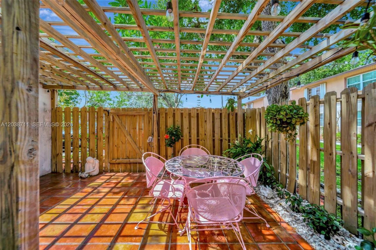 7447 W Sunrise Blvd , Unit 7447, Plantation, FL 33313 Photo
