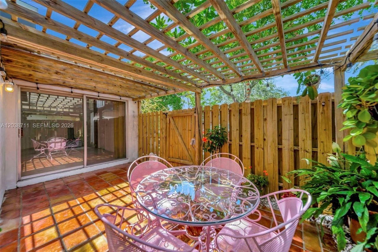 7447 W Sunrise Blvd , Unit 7447, Plantation, FL 33313 Photo