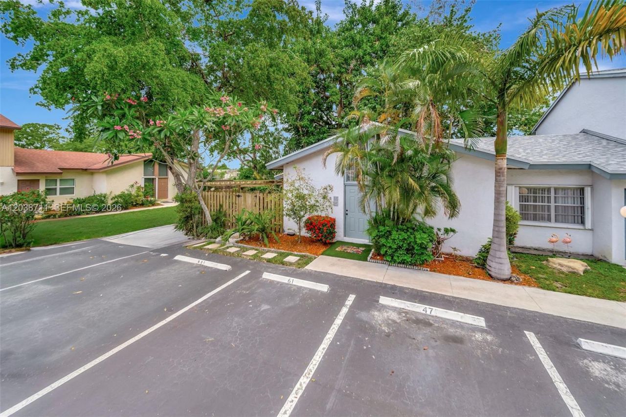 7447 W Sunrise Blvd , Unit 7447, Plantation, FL 33313 Photo