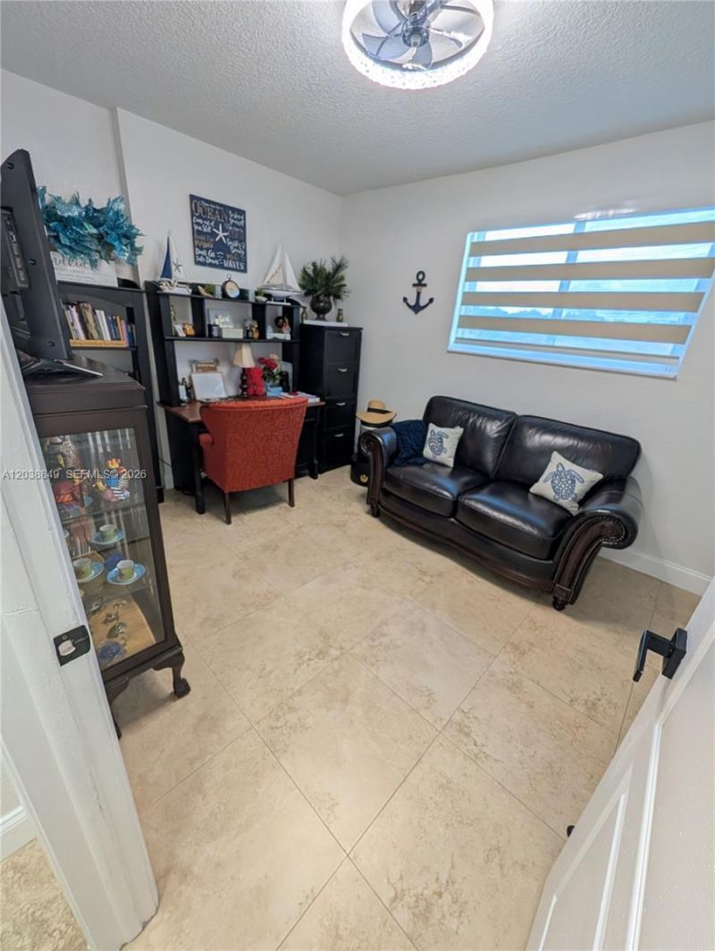 8275 NW 186th St, Unit 801, Hialeah, FL 33015 Photo