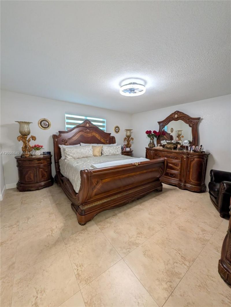 8275 NW 186th St, Unit 801, Hialeah, FL 33015 Photo