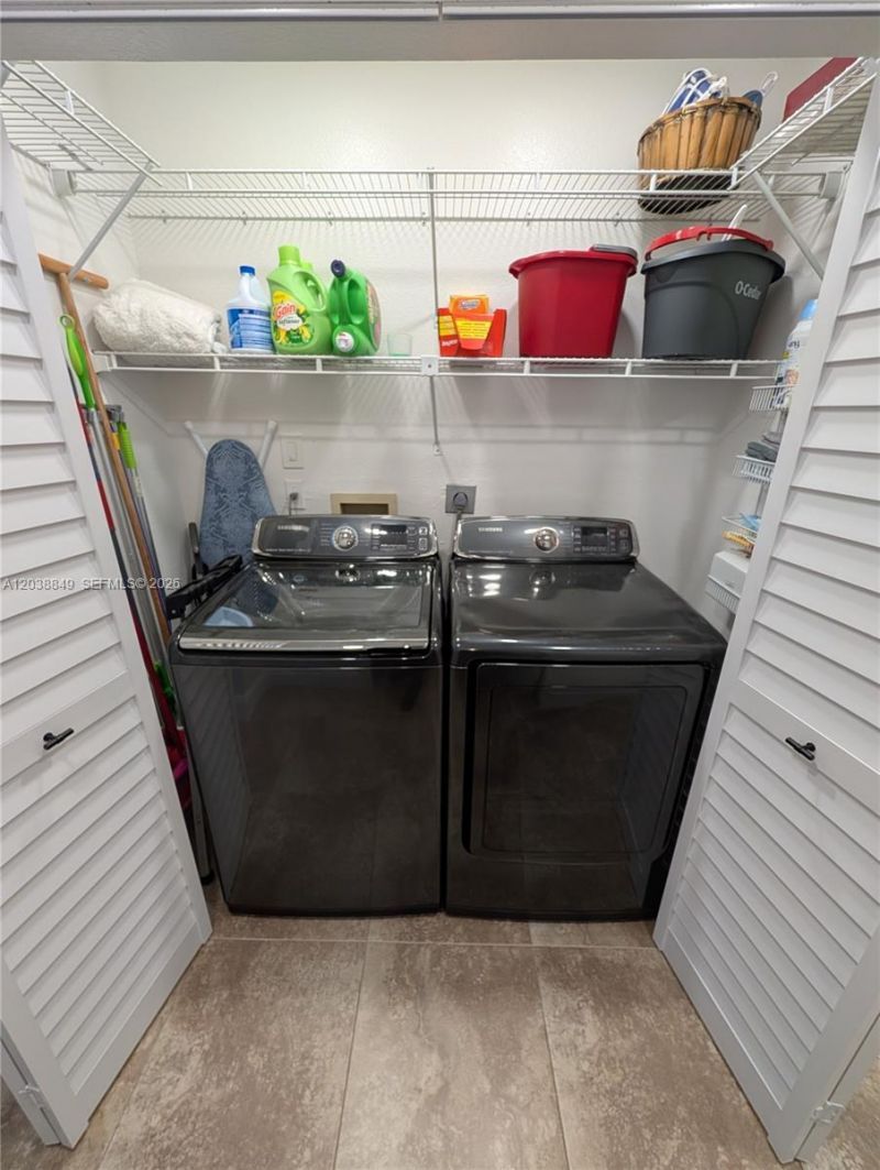 8275 NW 186th St, Unit 801, Hialeah, FL 33015 Photo