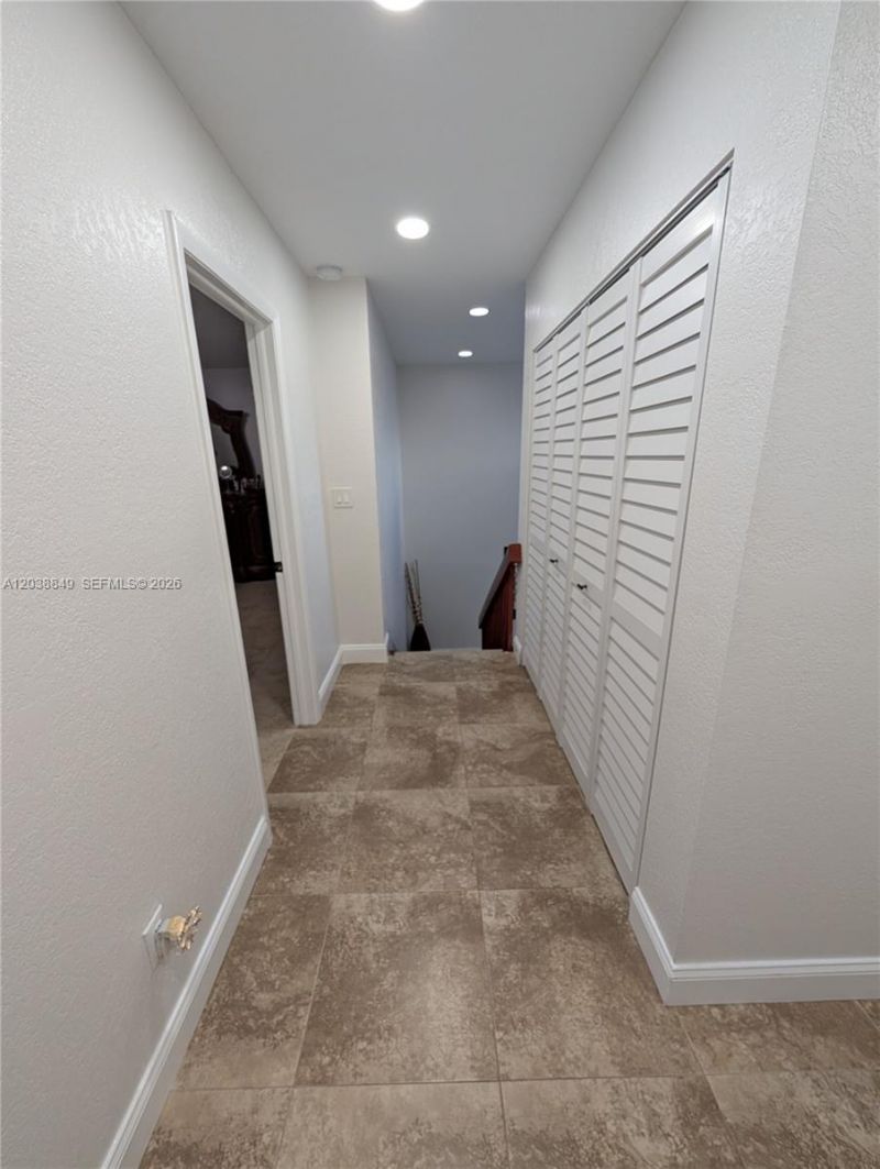 8275 NW 186th St, Unit 801, Hialeah, FL 33015 Photo