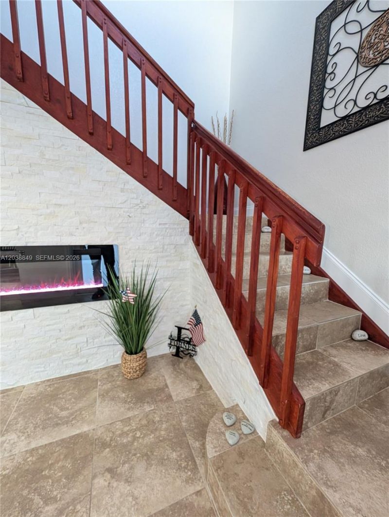 8275 NW 186th St, Unit 801, Hialeah, FL 33015 Photo