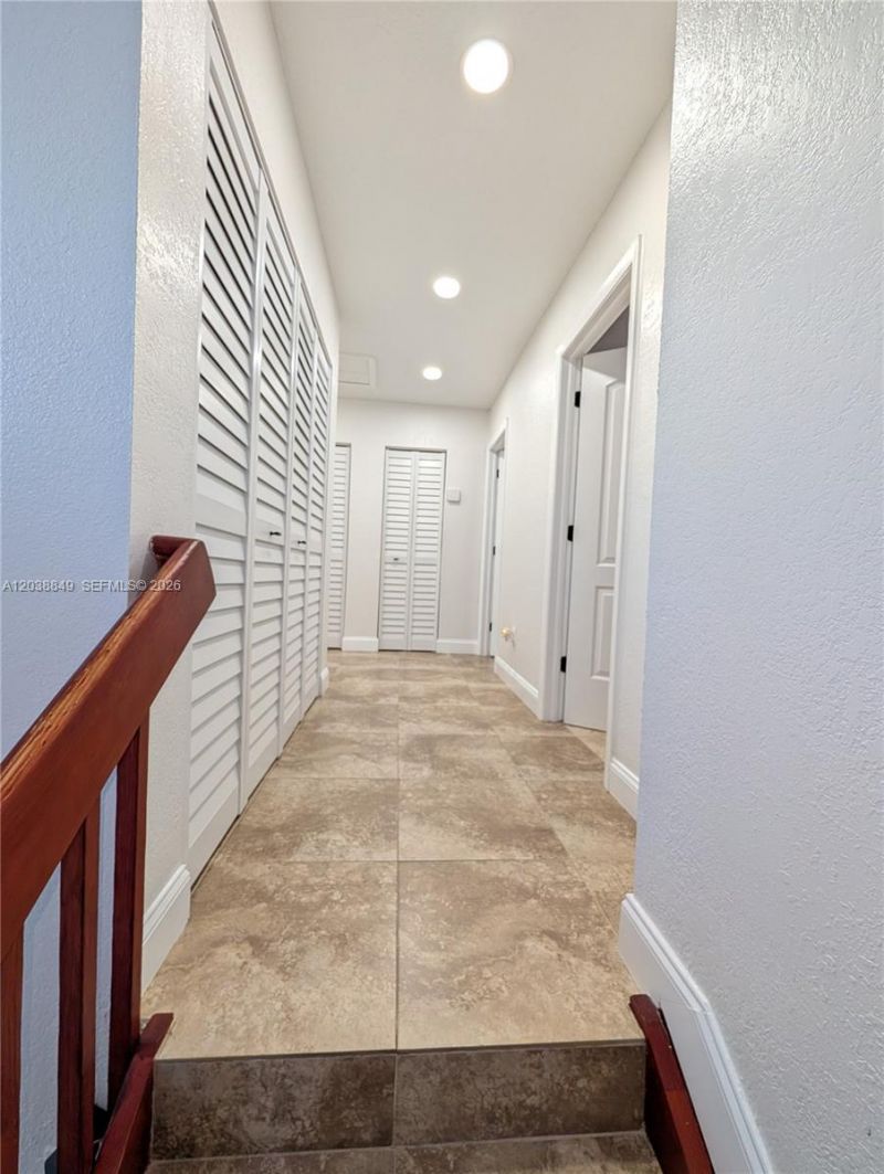 8275 NW 186th St, Unit 801, Hialeah, FL 33015 Photo