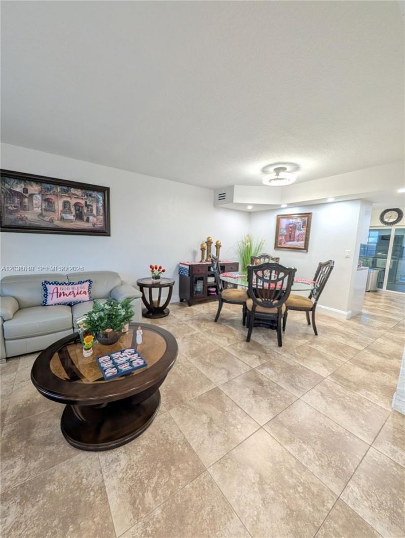 8275 NW 186th St, Unit 801, Hialeah, FL 33015 Photo