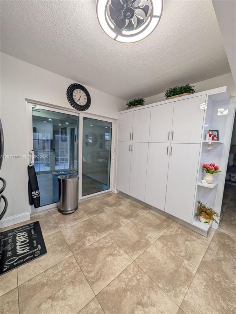 8275 NW 186th St, Unit 801, Hialeah, FL 33015 Photo