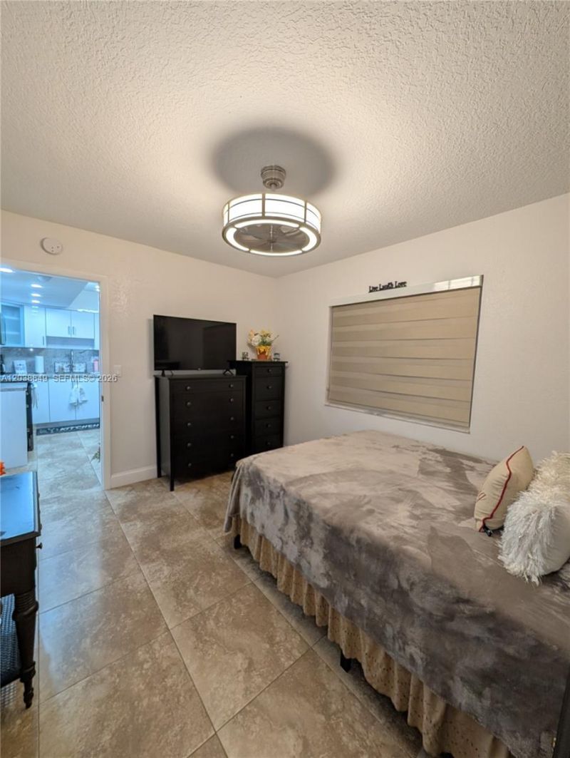 8275 NW 186th St, Unit 801, Hialeah, FL 33015 Photo