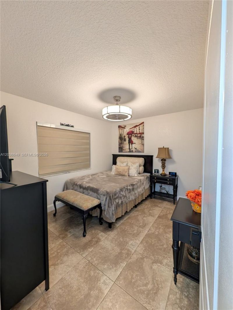 8275 NW 186th St, Unit 801, Hialeah, FL 33015 Photo