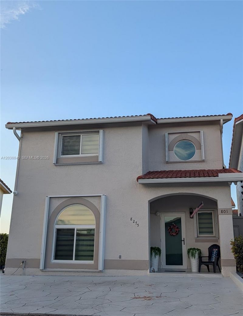 8275 NW 186th St, Unit 801, Hialeah, FL 33015 Photo
