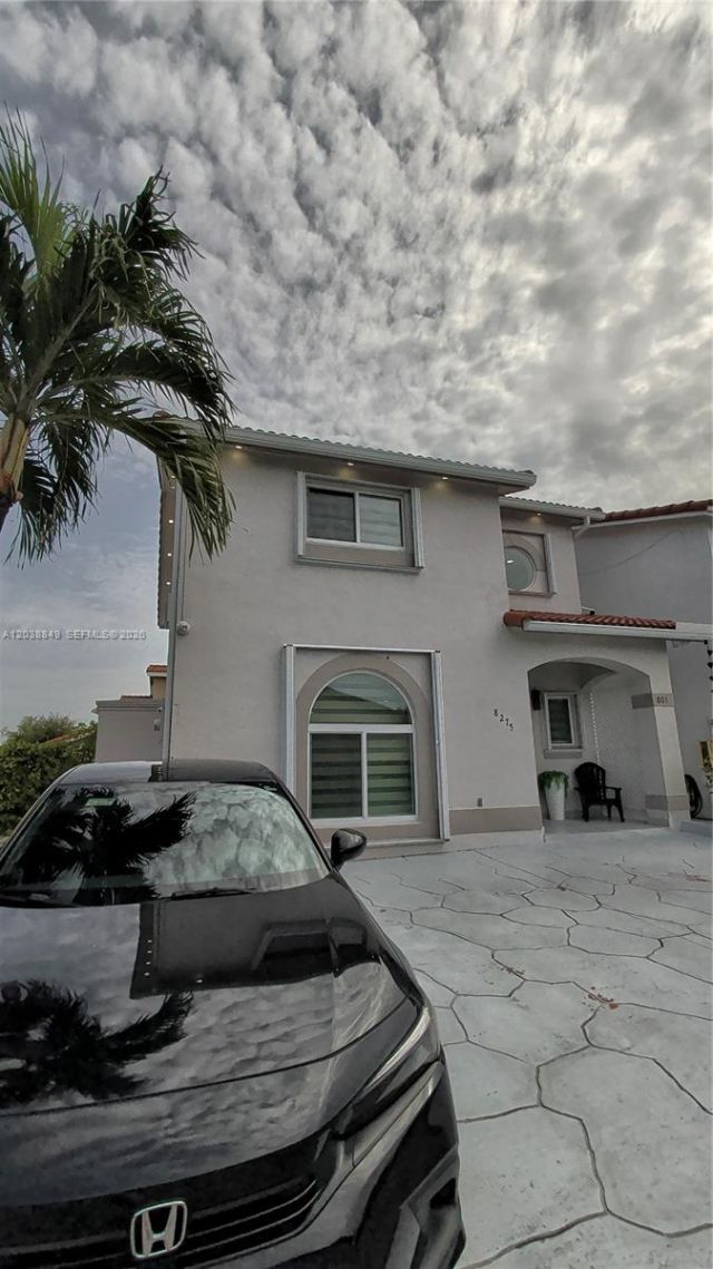 8275 NW 186th St, Unit 801, Hialeah, FL 33015 Photo