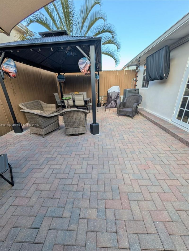 8275 NW 186th St, Unit 801, Hialeah, FL 33015 Photo