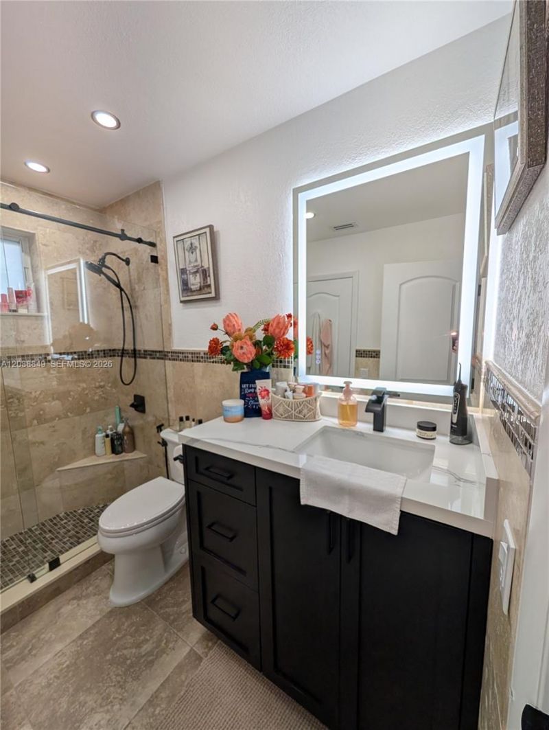 8275 NW 186th St, Unit 801, Hialeah, FL 33015 Photo