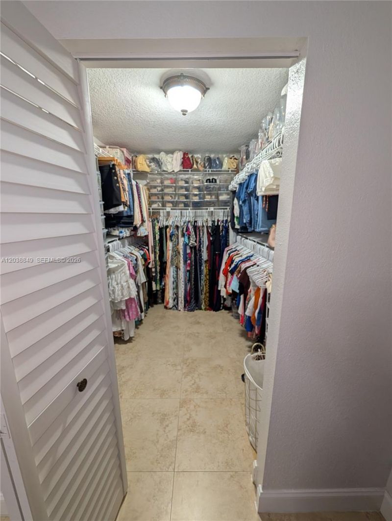 8275 NW 186th St, Unit 801, Hialeah, FL 33015 Photo