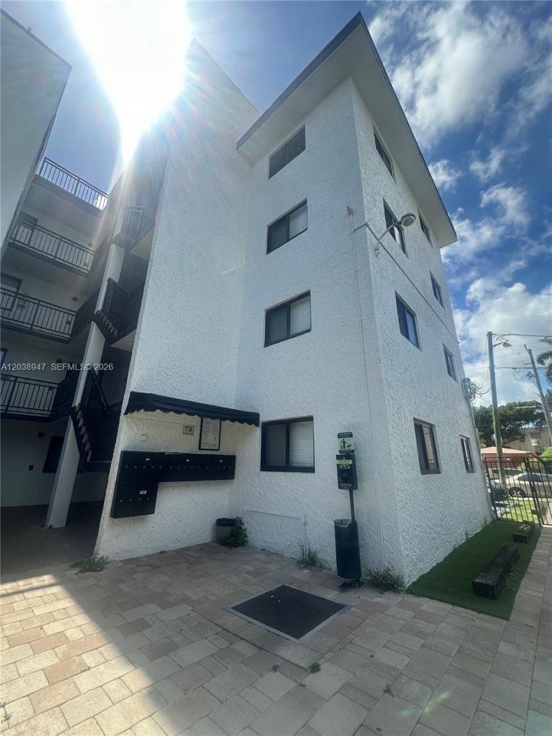 529 SW 4th St , Unit 104, Miami, FL 33130 Photo